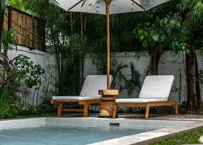 Blue Wave Luxury 3 Bedroom & Private Pool Villa *