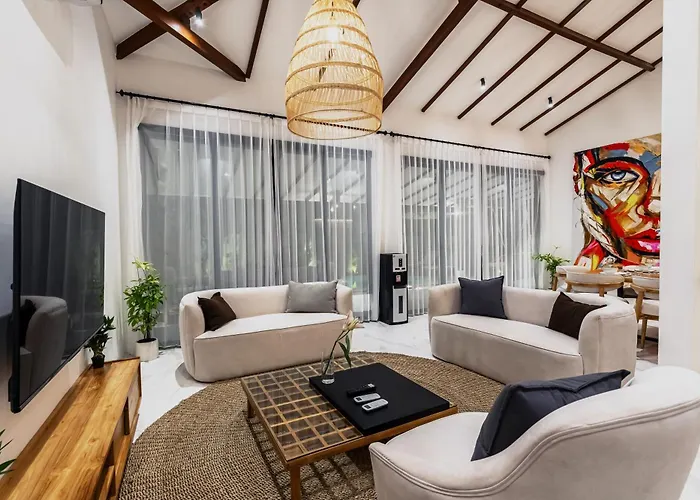 Villa Blue Wave Luxury 3 Bedroom & Private Pool Ubud