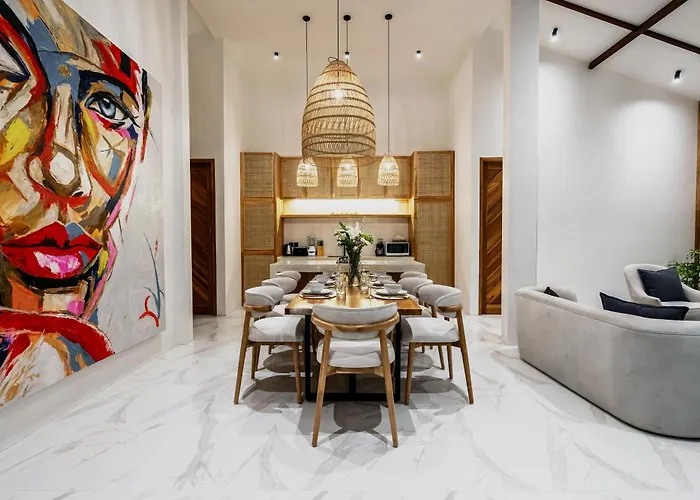 Blue Wave Luxury 3 Bedroom & Private Pool *