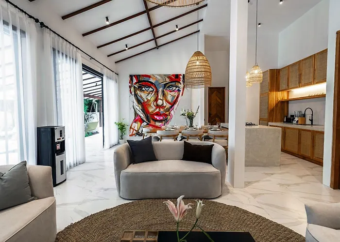Blue Wave Luxury 3 Bedroom & Private Pool Villa Ubud
