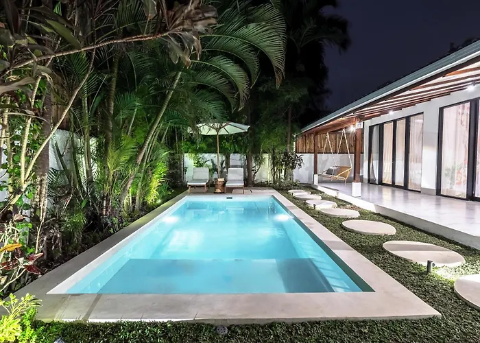 Blue Wave Luxury 3 Bedroom & Private Pool Villa Ubud