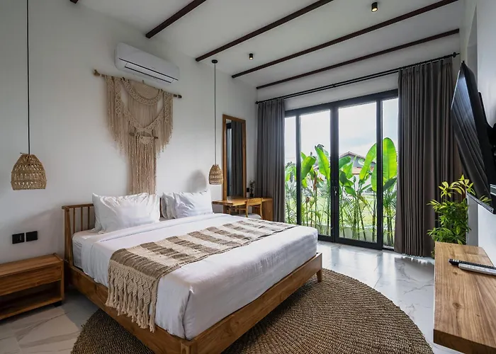 Blue Wave Luxury 3 Bedroom & Private Pool Villa