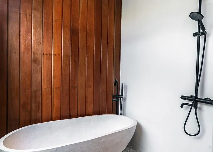 Blue Wave Luxury 3 Bedroom & Private Pool Villa