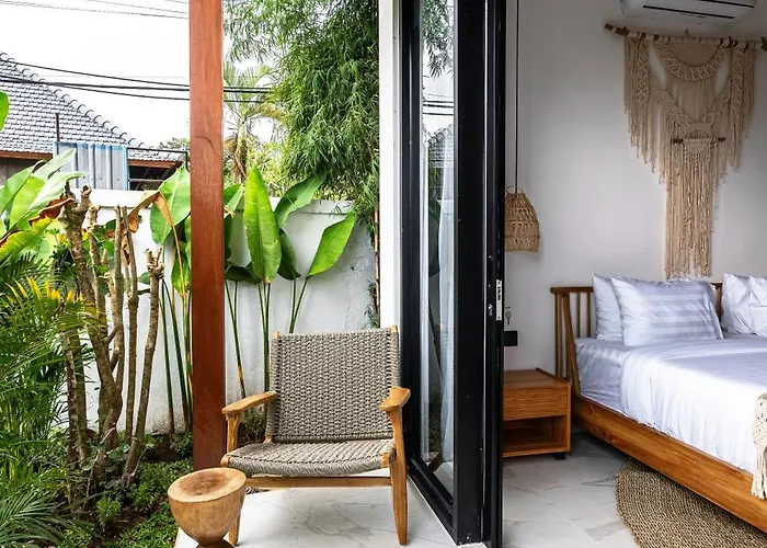 Blue Wave Luxury 3 Bedroom & Private Pool Ubud