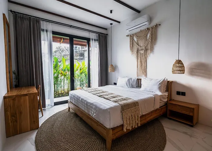 Blue Wave Luxury 3 Bedroom & Private Pool *